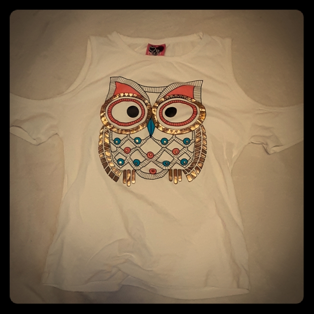 An owl short sleeve shirt
